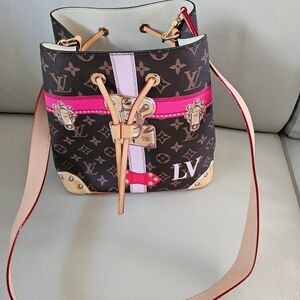 Elegant Designer Monogram Shoulder Bag - Brown and Pink